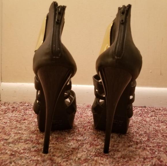 Sale! Black &Gold 5 1/2 Inch Platform Heels - Picture 2 of 4